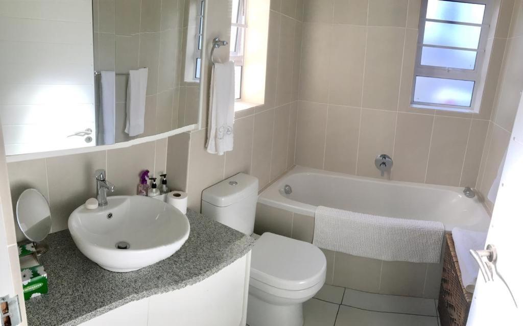 Vermont Hermanus - Views, Sunny, Right On The Sea מראה חיצוני תמונה
